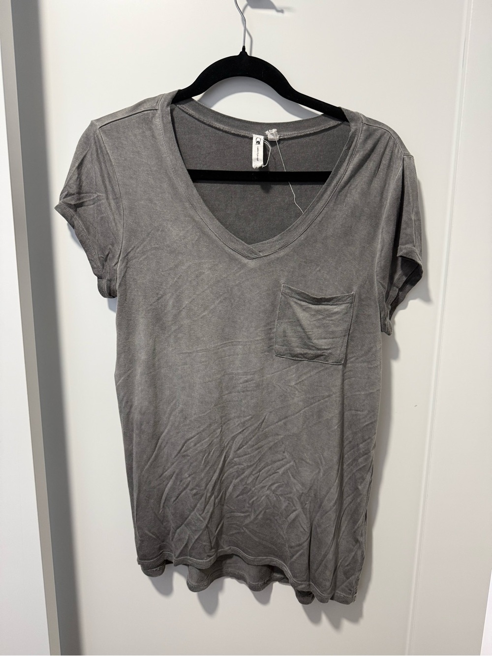 Cable & Gauge Washed Gray V-Neck Pocket Tee